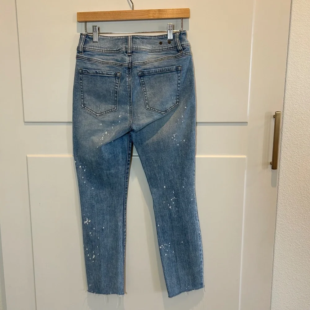 Cabi Cinch‎ Skinny Jeans Med Wash Paint Splatter Distressed Raw Hem 5492 Size 4